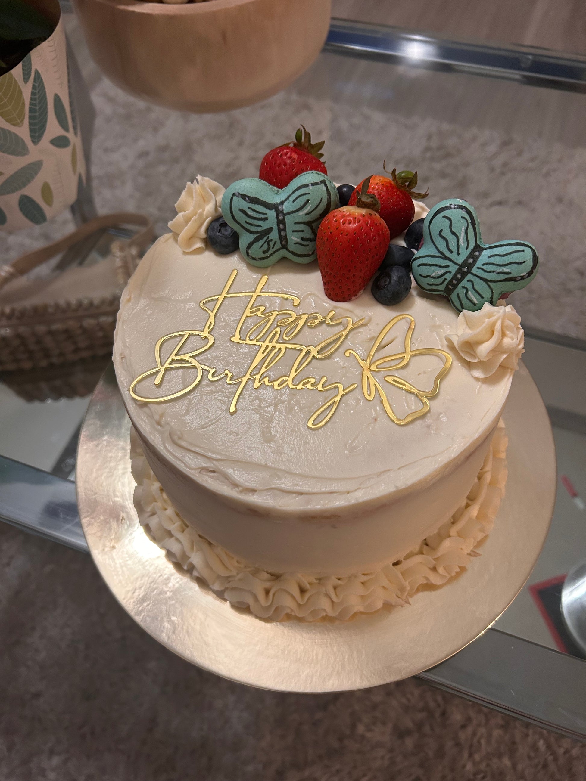 6-inch Round Cake – Jeaux's Petit Treats